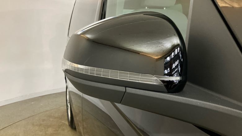 Volkswagen Multivan 2.0 TDI Life 5dr DSG Diesel Estate
